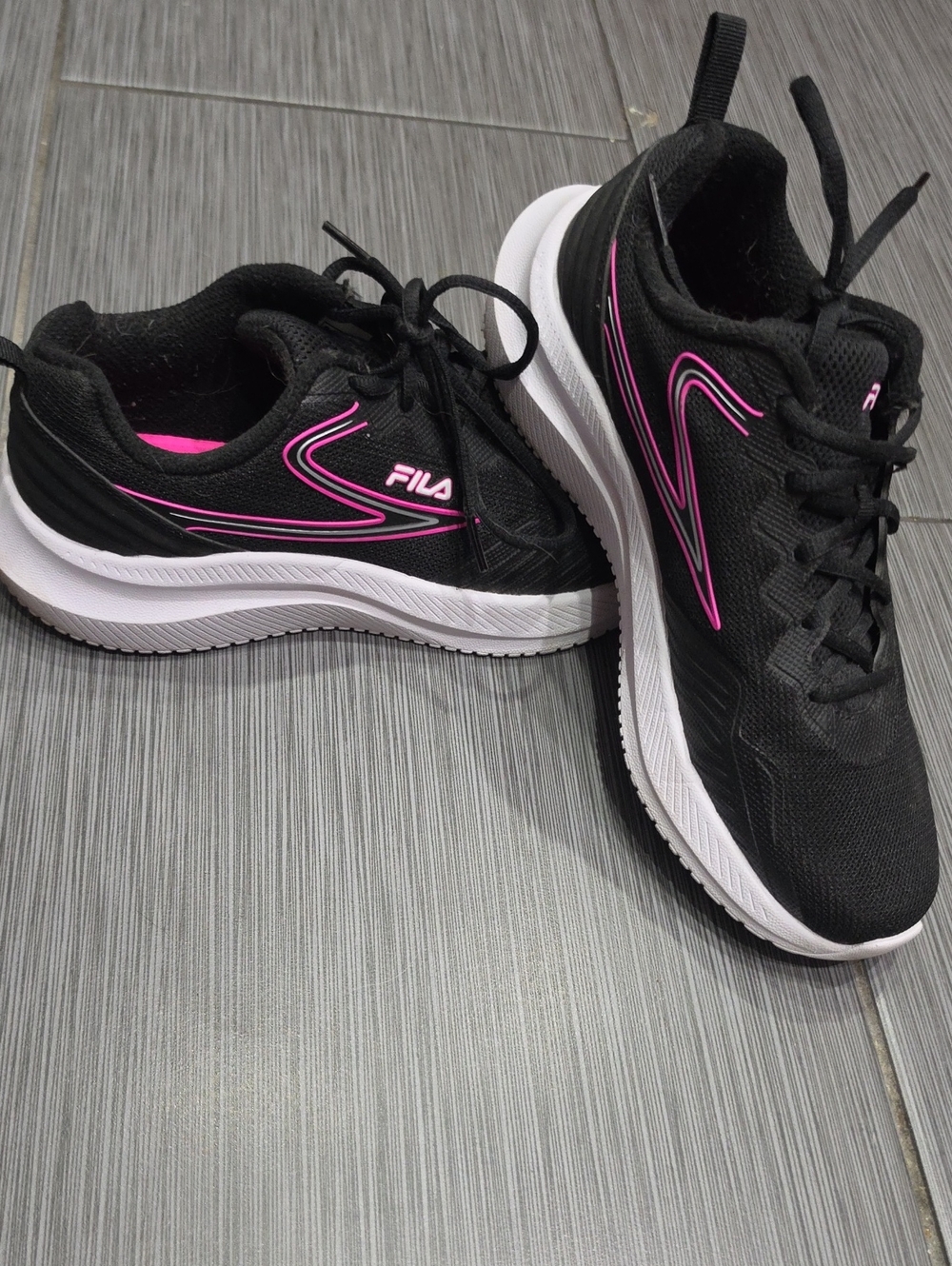 Fila Women's Memory Foam Black & Pink Sneakers with White Sole, Size 9